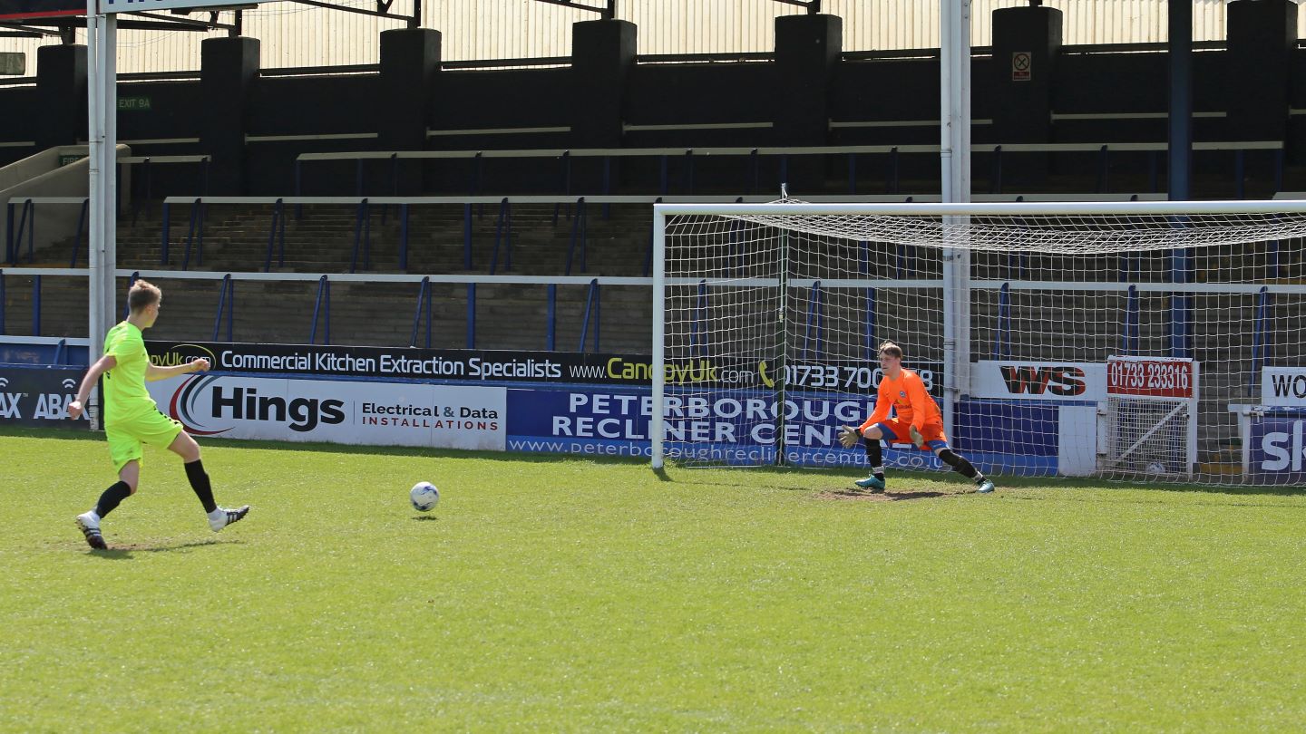 Stent scores the winning penalty.